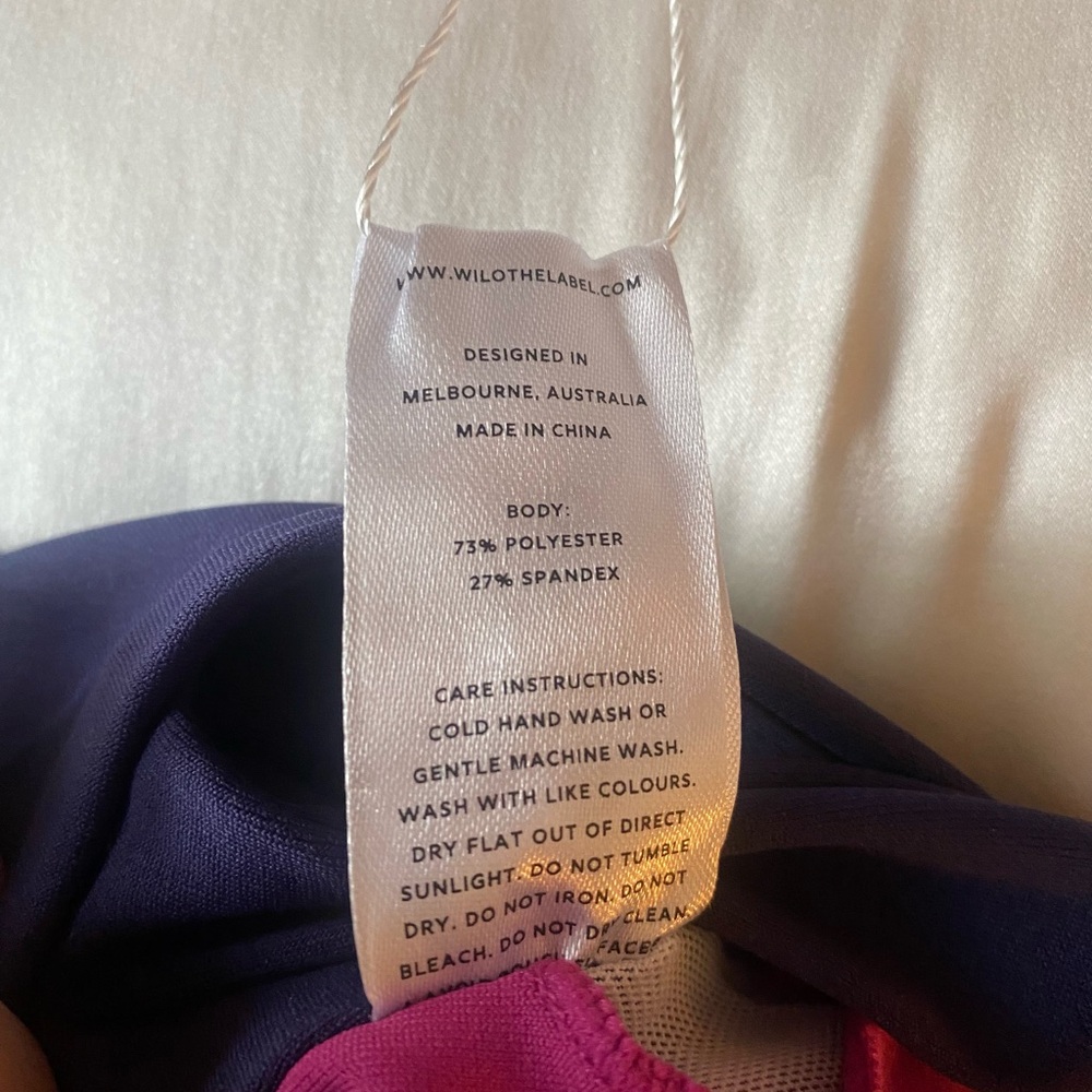 New w/Tag WILO The Label | Women’s Sports Bra | Size Medium | Pink, Navy & White - Picture 4 of 4